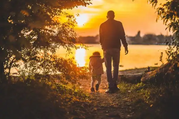 image of dad and child - parental alienation Bedford